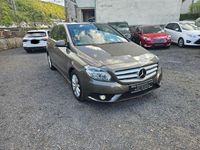 Gebraucht Mercedes B200 156 PS (114 kW) 2013 Gold Van / Kleinbus