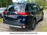 Begagnad Mitsubishi Outlander Plus 150 HK (110 kW) 2017 Blå SUV