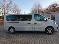 Gebraucht Opel Vivaro 125 PS (91 kW) 2018 Silber Van / Kleinbus