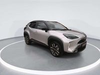 Neu Toyota Yaris Cross Plus 131 PS (96 kW) 2026 Silver metallic/ black SUV