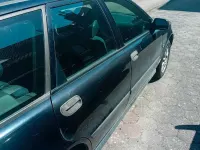Gebraucht Volvo V40 122 PS (89 kW) 2001 Schwarz Kombi