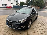 Gebraucht Opel Astra Sport 131 PS (96 kW) 2013 Schwarz Kombi