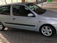 Gebraucht Renault Clio II 82 PS (60 kW) 2002 Silber Kleinwagen