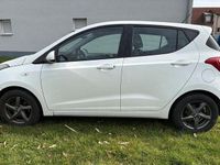Gebraucht Hyundai i10 YES! 87 PS (63 kW) 2016 Schwarz Kleinwagen