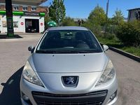 Gebraucht Peugeot 207 Tendance 95 PS (69 kW) 2011 Grau Limousine