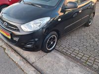 Gebraucht Hyundai i10 Edition 69 PS (50 kW) 2012 Schwarz Kleinwagen
