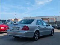 Gebraucht Mercedes 220 150 PS (110 kW) 2005 Iridiumsilber  metalliclack (metallic) Limousine