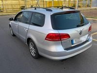 Gebraucht VW Passat 140 PS (102 kW) 2011 Grau Kombi