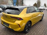 Neu Opel Astra 114 kW (156 PS) 2026 Lackierung amber yellow/typ au Limousine