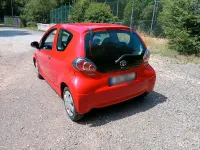 Gebraucht Toyota Aygo 68 PS (50 kW) 2013 Rot Kleinwagen