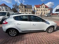 Gebraucht Renault Mégane LIMITED 110 PS (80 kW) 2014 Weiß Limousine