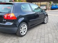 Używany VW Golf V 101 KM (74 kW) 2005 Czarny Hatchback