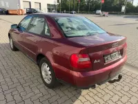 Gebraucht Audi A4 125 PS (91 kW) 1999 Rot Limousine