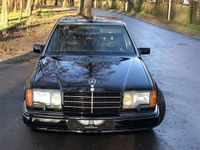 Gebraucht Mercedes E400 379 PS (278 kW) 1993 Schwarz metallic Limousine