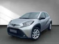 Gebraucht Toyota Aygo X X-play 72 PS (52 kW) 2022 Shimmering silver metallic SUV