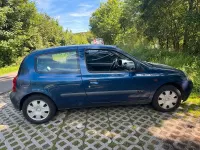 Gebraucht Renault Clio II 75 PS (55 kW) 2002 Blau Kleinwagen