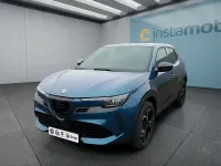 Neu Alfa Romeo Junior 145 PS (106 kW) 2025 Blau SUV