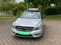 Używany Mercedes B250 211 KM (155 kW) 2013 Srebrny Minivan