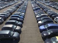 Gebraucht Mercedes CLA180 Advanced Plus 136 PS (100 kW) 2025 Kosmosschwarz met. Limousine