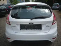 Gebraucht Ford Fiesta Celebration 101 PS (74 kW) 2017 Weiß Kleinwagen