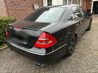 Gebraucht Mercedes E240 Avantgarde 177 PS (130 kW) 2003 Grün Limousine