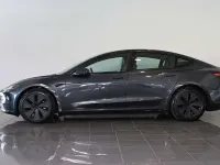 Gebraucht Tesla Model 3 366 kW (498 PS) 2024 Stealth grey metallic Limousine