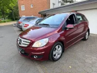 Gebraucht Mercedes B180 109 PS (80 kW) 2010 Rot Van / Kleinbus
