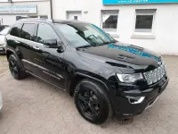 Gebraucht Jeep Grand Cherokee Overland 250 PS (183 kW) 2019 Diamond black SUV