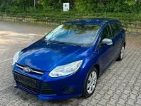 Gebraucht Ford Focus 100 PS (73 kW) 2014 Blau Kombi