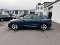 Gebraucht Audi e-tron Advanced Plus 230 kW (313 PS) 2022 Blau SUV