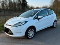 Gebraucht Ford Fiesta 82 PS (60 kW) 2011 Weiß Kleinwagen