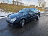Gebraucht Mercedes C220 150 PS (110 kW) 2003 Smaragdschwarz  metalliclack Coupé