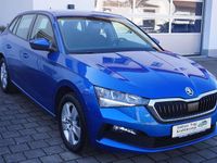 Gebraucht Skoda Scala Active 116 PS (85 kW) 2019 Raceblau metallic Kleinwagen