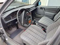 Gebraucht Mercedes 190 122 PS (89 kW) 1991 Grau Limousine