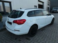 Gebraucht Opel Astra Active 140 PS (102 kW) 2013 Schneeweiss/olympic/summit whi Kombi