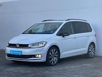 Gebraucht VW Touran Highline 150 PS (110 kW) 2025 Oryxweiß perlmutteffekt Van / Kleinbus