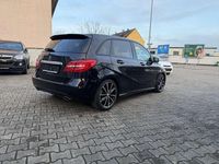 Gebraucht Mercedes B200 156 PS (114 kW) 2014 Nordlichtviolett  metalliclac Van / Kleinbus