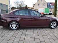 Gebraucht BMW 318 Advantage 143 PS (105 kW) 2008 Rot Limousine