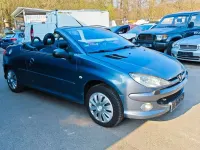 Gebraucht Peugeot 206 CC Platinum 109 PS (80 kW) 2005 Lackierung eisengrau/metallic Cabrio