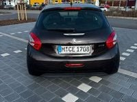 Gebraucht Peugeot 208 Access 68 PS (50 kW) 2013 Braun Kleinwagen