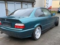 Second-hand BMW 320 Basis 150 CP (110 kW) 1992 Verde Coupe