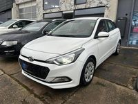 Gebraucht Hyundai i20 90 PS (66 kW) 2017 Weiß Limousine
