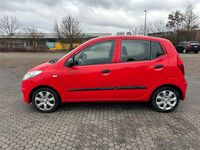 Gebraucht Hyundai i10 54 PS (39 kW) 2012 Rot Kleinwagen