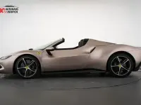 Gebraucht Ferrari 296 829 PS (609 kW) 2024 Bronzo seta Cabrio