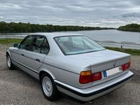 Gebraucht BMW 520 129 PS (94 kW) 1990 Silber Limousine