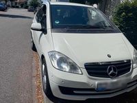 Gebraucht Mercedes A180 2009 Weiß Kleinwagen