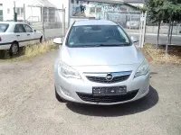 Gebraucht Opel Astra Edition 110 PS (80 kW) 2011 Silber Kombi