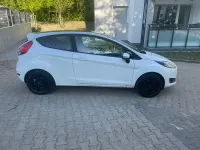 Gebraucht Ford Fiesta 60 PS (44 kW) 2015 Weiß Kleinwagen