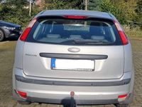 Gebraucht Ford Focus Ambiente 101 PS (74 kW) 2006 Silber Limousine