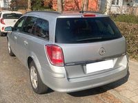 Gebraucht Opel Astra Edition 90 PS (66 kW) 2010 Silber Limousine